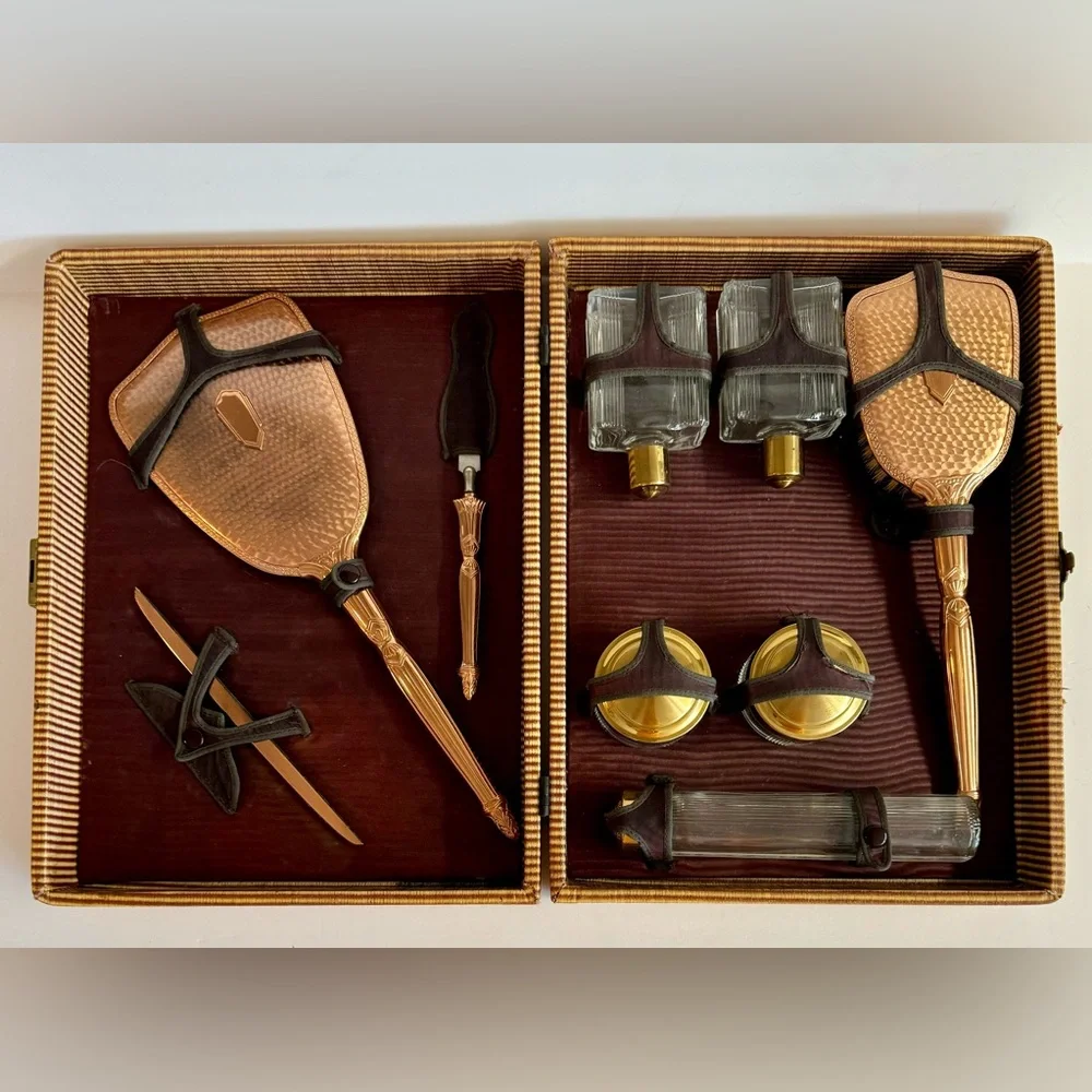Vintage 1940s  Vanity copper and brass set.Missing comb.